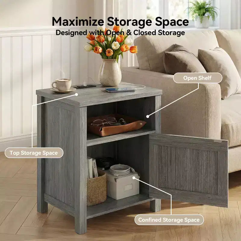 Table de chevet de rangement rustique avec port USB et prise de courant intégrés ; Comprend des étagères ouvertes et des armoires fermées, Table de chevet avec rangement